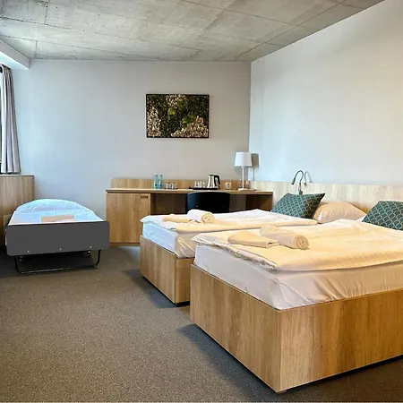 Hotel D1 Ostrovacice Екстер'єр фото